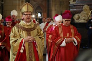 Pražský arcibiskup Přibyl přijal od Lva XIV. pallium, symbol služby věřícím - Seznam Zprávy