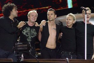 Jeli jsme na koncert Depeche Mode a zůstali na lavičce u metra. Do areálu nás pořadatelé nepustili - Médium.cz