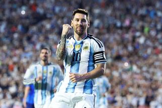 MS fotbal | Argentinská modla je zpět. Messi naskočil do hry z lavičky a za dvě minuty proměnil penaltu - Sport.cz