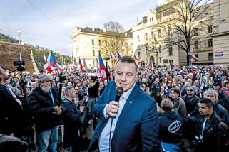 Kopat za sebe. Příběh životního vzestupu Jindřicha Rajchla, jehož si lidé spojují s pornografií