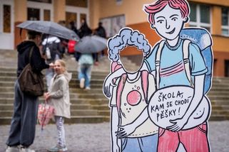 Ahoj, prázdniny! Nejsme šprti, ale v září se těšíme na školní ulici - Seznam Zprávy