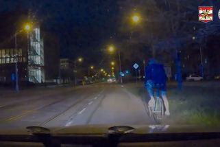 Neviditelný cyklista jel nočním Brnem. Zrovna jsem to kolo koupil, hájil se - Novinky