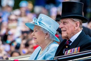 Královna Alžběta seděla u postele prince Philipa do poslední chvíle - Seznam Zprávy