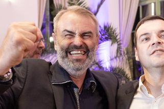 Jsi arogantní zmetek, pustil se Šlachta do Macinky. Ten se omluvil, že Přísahu dostal do Senátu