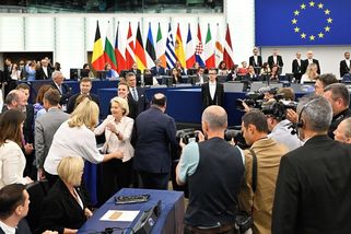 Policie podniká razie kvůli údajnému zneužití peněz EU parlamentní frakcí ID - Seznam Zprávy
