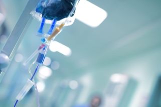 Španělku hromadně znásilnili, po pokusu o sebevraždu skončila na vozíku. Míří na eutanazii