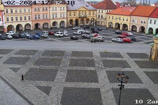 Jičín řeší 43 účastníků driftování, tři jsou podezřelí z trestného činu - Novinky