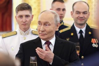 Zkoumá Putina a říká: Je zvláštní, že chce stále vypadat jako před 25 lety - Seznam Zprávy