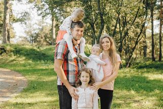 Drahé bydlení není důvodem nemít děti. Já vám ale pár důvodů dám - Médium.cz