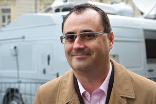 Vedro, lži či kolování mobilu? Motorista Šťastný popírá svá dohledatelná slova o škrtu dotací - Médium.cz