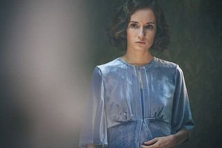 Eliška Křenková porodila: Hvězda seriálu Iveta svůj porod dokonale utajila - Médium.cz