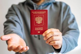 EU projednává mírnější zákaz víz pro ruské vojáky. Vymohly si jej Francie a Itálie - Novinky
