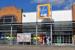Vtipálek v mapách zadal neexistující supermarket. Malou velšskou vísku zahltily davy - Novinky