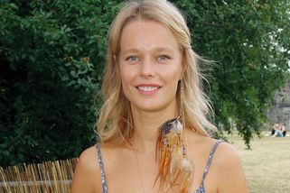 Úspěšně odmaturoval a vyrostl z něj velký fešák: Helena Houdová aby syna Dariena zamykala doma na petlici