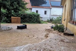 „Jako divoká řeka.“ Chříčí na Plzeňsku se prohnala velká voda třikrát za sebou - Novinky