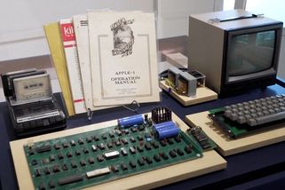 Prodá se za miliony? Legendární Apple 1 míří do aukce