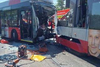 V Praze se čelně srazila tramvaj s autobusem, na místě 18 zraněných - Seznam Zprávy