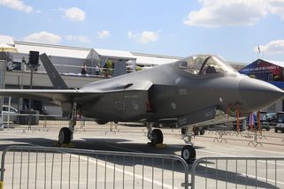 Finové nakupují klouzavé pumy pro stíhačky F-35 - Novinky