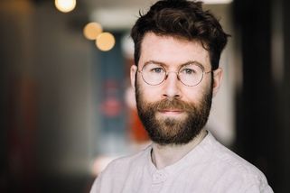 I senioři mají facebook. Krátká videa z Průhonic zasáhnou všechny, říká novinář - Seznam Zprávy