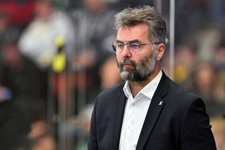 Po bronzové sezoně končí v Karlových Varech asistent Moravec a pět hokejistů - Sport.cz