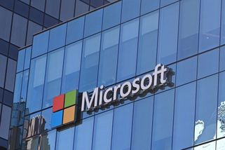 Parket: Nejhorší měsíc za 25 let. Microsoft doplácí na drahou AI - Seznam Zprávy