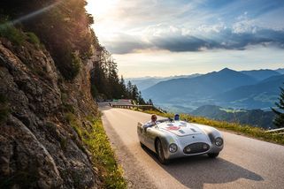Krásné veterány rozezněly své motory alpskými údolími aneb výlet na Ennstal Classic 2022 - Garáž.cz