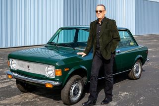 Tom Hanks prodal svůj starý fiat, jezdil s ním ve filmu nominovaném na Oscara - Novinky