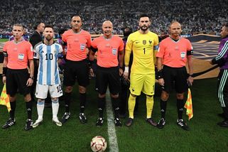 MS fotbal | Semifinále MS odpíská Messiho oblíbený sudí. U soupeře Argentiny panují obavy - Sport.cz