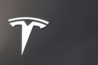Úsměv, natáčíme vás. Tesla čelí skandálu s únikem dat ze skrytých kamer - Novinky