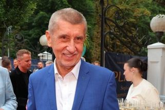 Do Ankary s Monikou, do Varů s Leničkou. Babišovi dělala na party doprovod jeho tajná přítelkyně