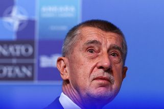 Ostuda, komentoval Babiš prezidenta na summitu NATO