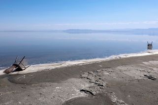 Fotky: Největší jezero Kalifornie se obrací v prach - Seznam Zprávy