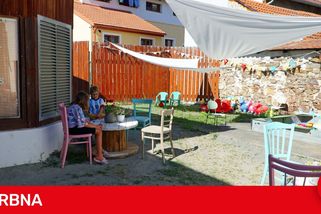 V Kaplici otevřeli samoobslužný kávový dvoreček. Funguje na důvěře a bez obsluhy