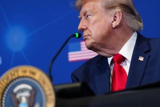 Nemáme na jídlo, říkají dvě třetiny Američanů. Trumpova podpora prudce klesla