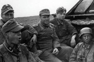 Vrátili se domů jako zrádci. Jak evropské státy potrestaly dobrovolníky Waffen-SS - Médium.cz