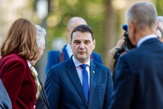 Vicepremiér Macinka přišel na to, jak uspokojit NATO. Stačí drobnost – rychlý kolaps české ekonomiky