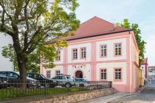 Kuriózní případ z Domažlic. Německého pacienta uvěznila v budově uklízečka - Novinky