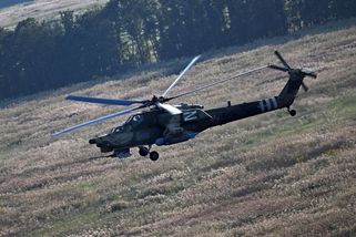To se Rusům nevyplatí. Ukrajinci sestřelili drahý vrtulník lacinou zbraní | Svět