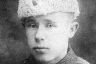 Simo Häyhä zastřelil 505 sovětských vojáků. V puse měl sníh, aby ho neprozradila pára - Médium.cz