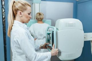 Některé pacientky si myslí, že ví víc než my, říká zkušená onkoložka - zdravezpravy.cz
