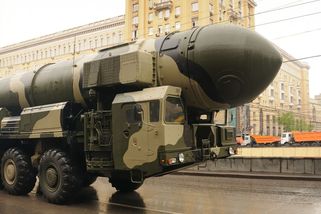 Soudný den se blíží, varuje spojenec Putina před jadernou válkou a hrozí obávanými raketami u Evropy
