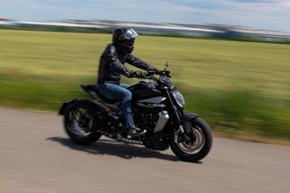 Ducati XDiavel V4 je power cruiser, který nemá konkurenci. A to jméno fakt sedí! - Garáž.cz