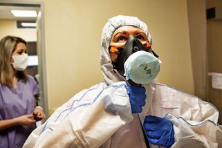 Experti o rekordním počtu nakažených: Jediná zbraň je už pouze lockdown - Seznam Zprávy