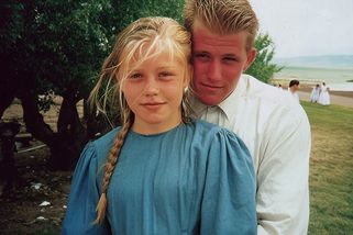 Ve 14 ji provdali za bratrance: Utekla z polygamní sekty těhotná, prorok skončil s doživotím - Médium.cz