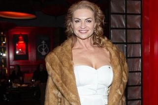 S provokováním si nedá pokoj: Hanka Kynychová v sauně nažhavila fanoušky, v mokrém prostěradle je prý jako bohyně - Super.cz