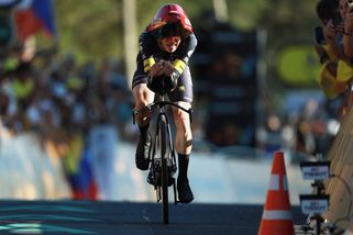 Týmová časovka oblékla do žlutého Vingegaarda, skvělou práci pro svou stáj odvedl i Vacek - Sport.cz