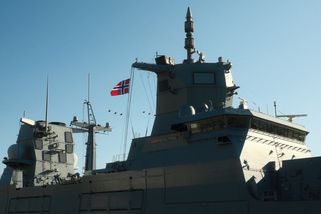 80 dronů vyřazených bez výstřelu. Britové ukázali zbraň budoucnosti
