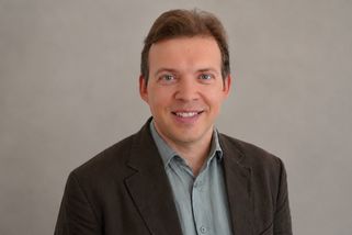 Za mřížemi napsal Lukašenkův vězeň 18 knih. Teď si je vybavuje znovu - Seznam Zprávy