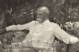 Jak Masaryk vyvěsil na Hradě vlajku a rozpálil tím Vatikán doběla - Médium.cz