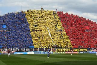 „Kuchta, Belmondo,“ slyšela snad celá Olomouc. Ohromný výjezd sparťanů pomohl k rekordu - Sport.cz